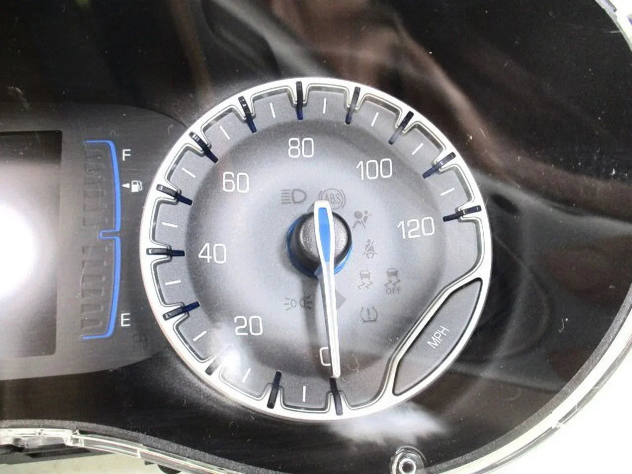 Pre-Owned 2018 Chrysler Pacifica Speedometer Cluster w/ 3.5" Screen 64k Miles   (Good)