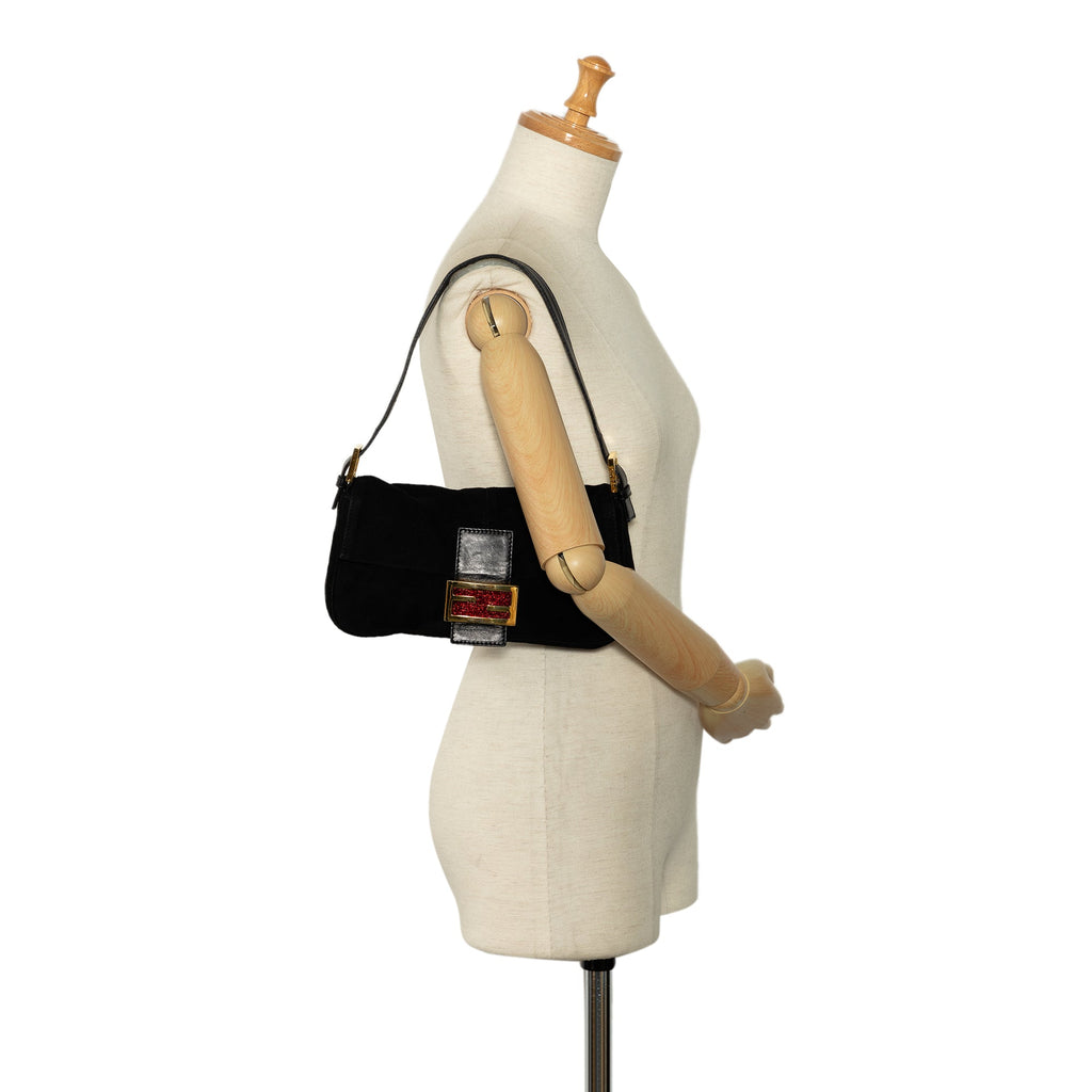 Pre-Owned Authenticated Fendi Baguette Suede Leather Black Shoulder Bag Unisex (Good)