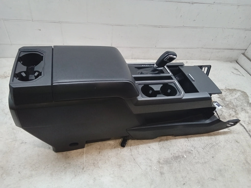 Pre-Owned 19 Ford  Floor Center Console / Shifter  100 Plug  (Good)