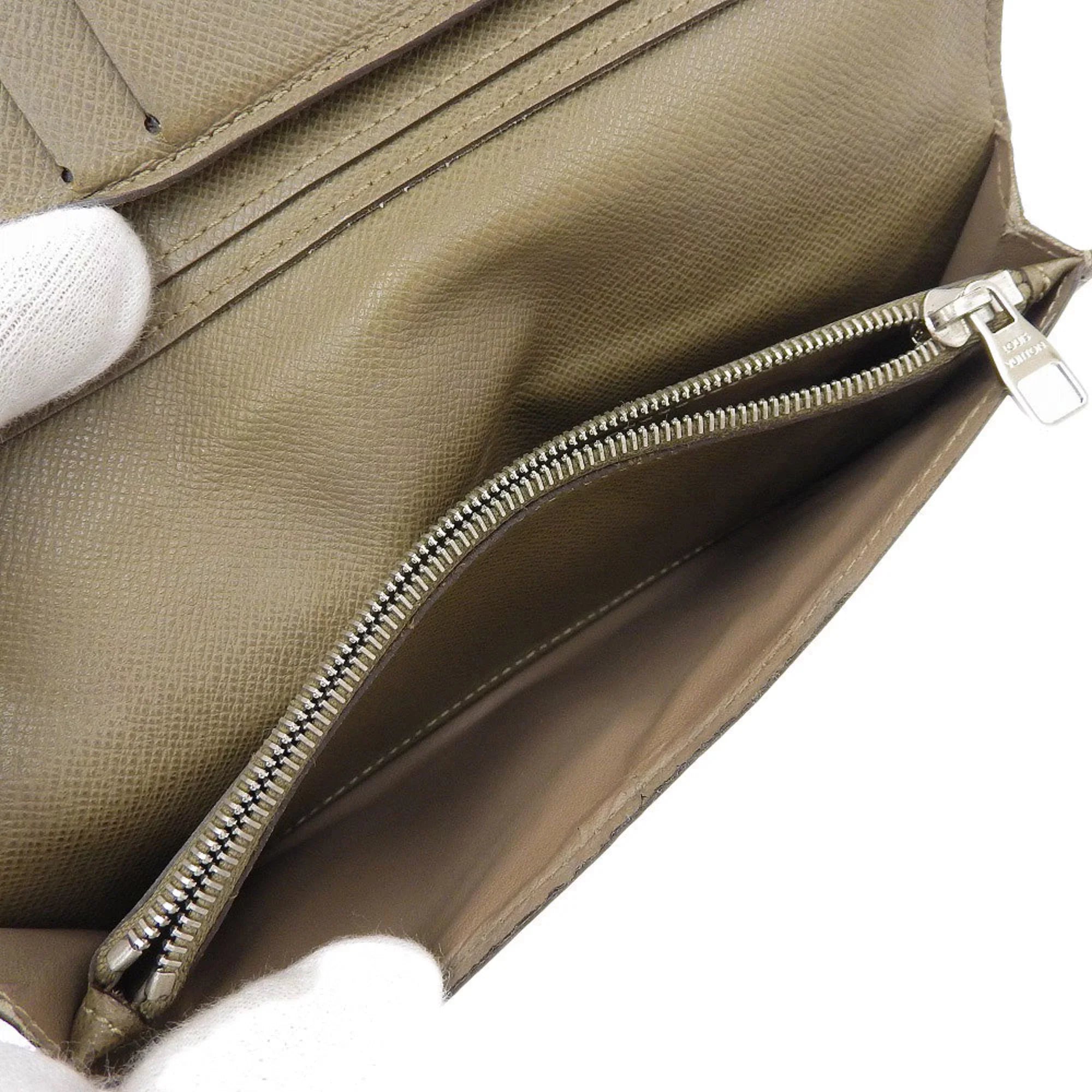Pre-Owned Louis Vuitton   Taiga Portefeuille Brother Bifold Long Wallet Ural  (Good)
