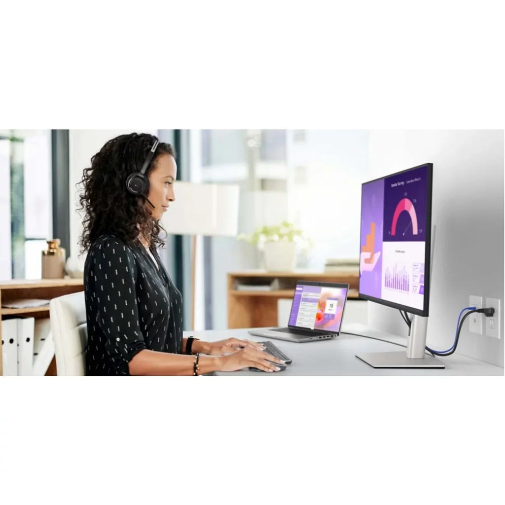 Dell 32\" 3840 x 2160  ComfortView Plus, sRGB Monitor, Black & Silver,
