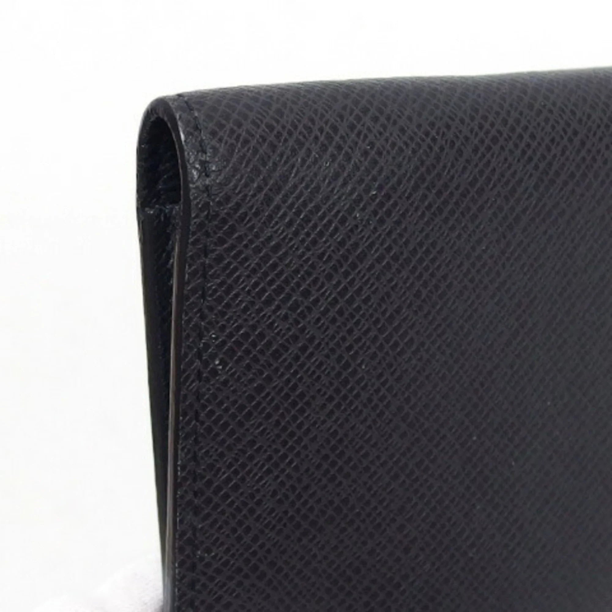 Pre-Owned Louis Vuitton Taiga Bifold Long Wallet Billfold Black (Good)