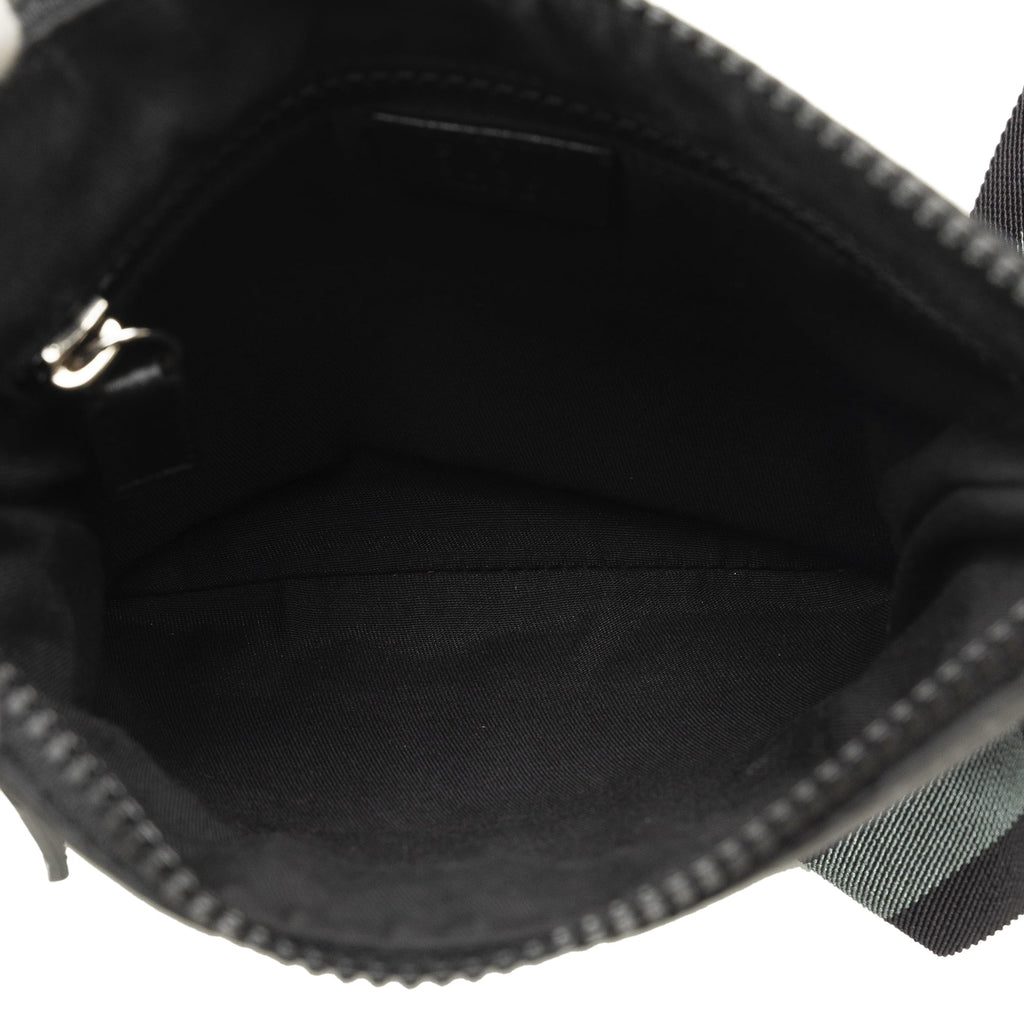 Pre-Owned Authenticated Gucci  Web Crossbody Nylon Fabric Black Crossbody Bag Unisex (Good)
