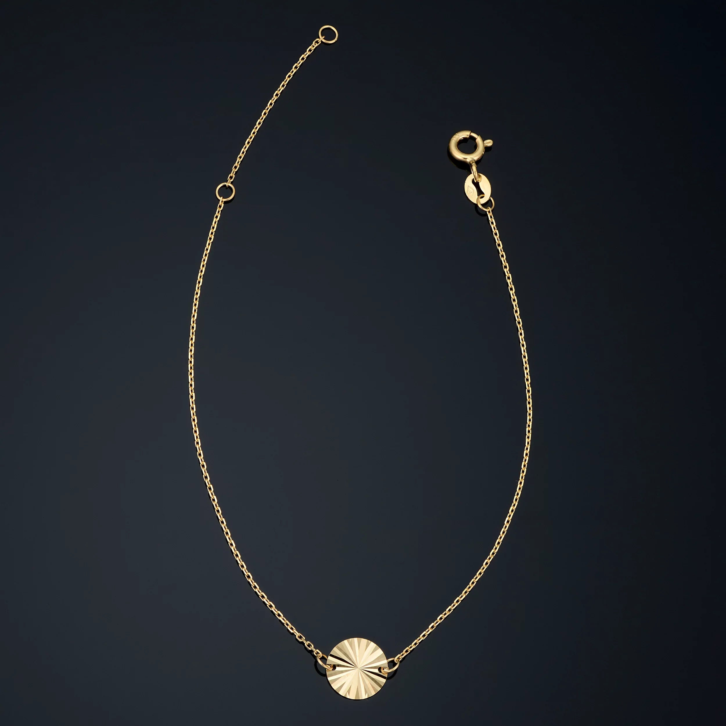 14k Yellow Gold 8 mm Diamond-cut Disc Adjustable Length Bracelet (adjusts to 6.5 or 7.5 inch)