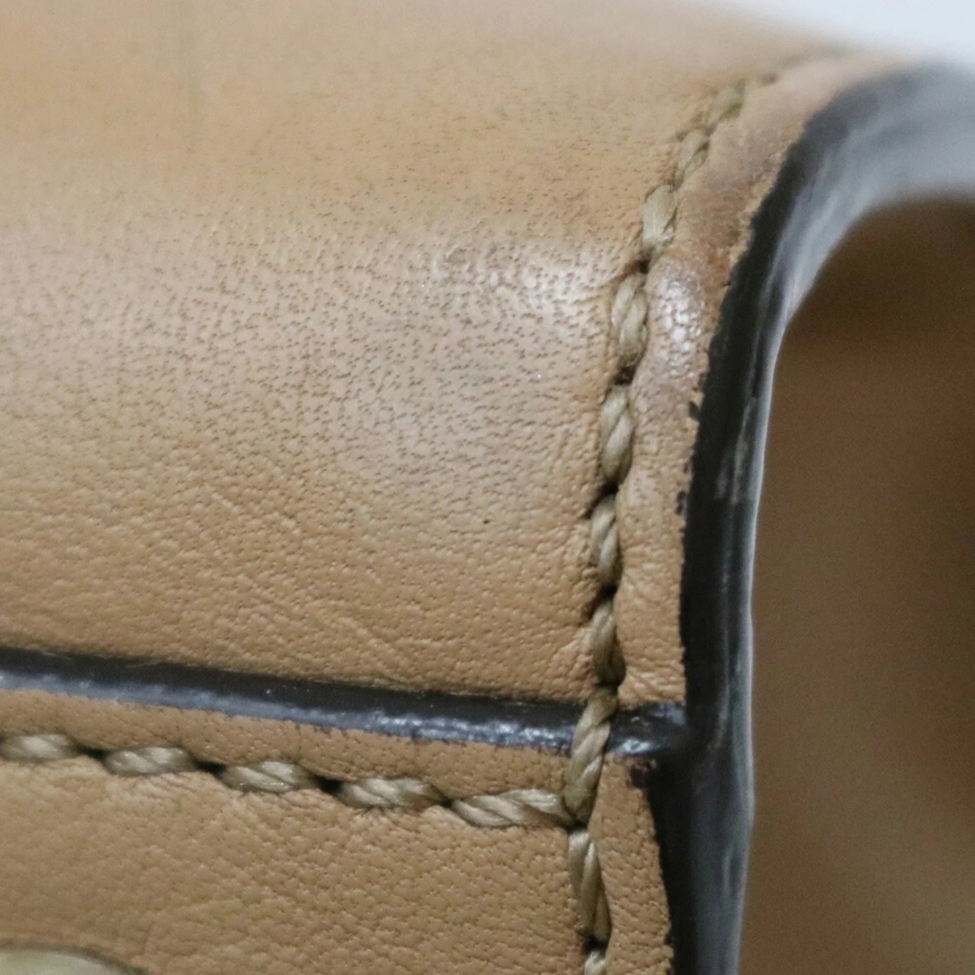 Pre-Owned  Shoulder Bag Trois Heors Beige Women's Leather (Good)