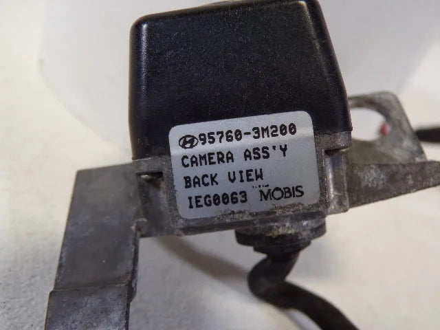 Pre-Owned 11-14 Hyundai Genesis Rear View Backup Camera   (Good)