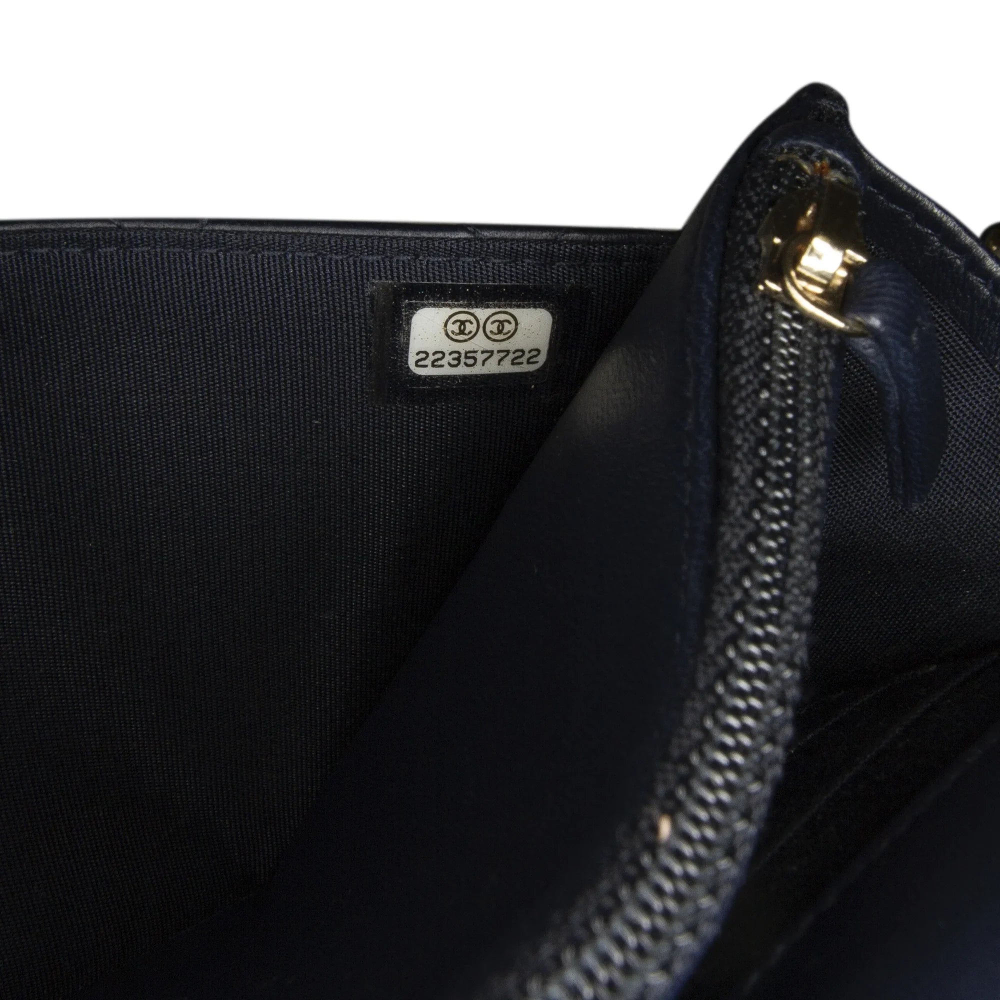 Pre-Owned Authenticated Chanel Boy Wallet On Chain Lambskin Leather Blue Crossbody Bag Unisex (Good)