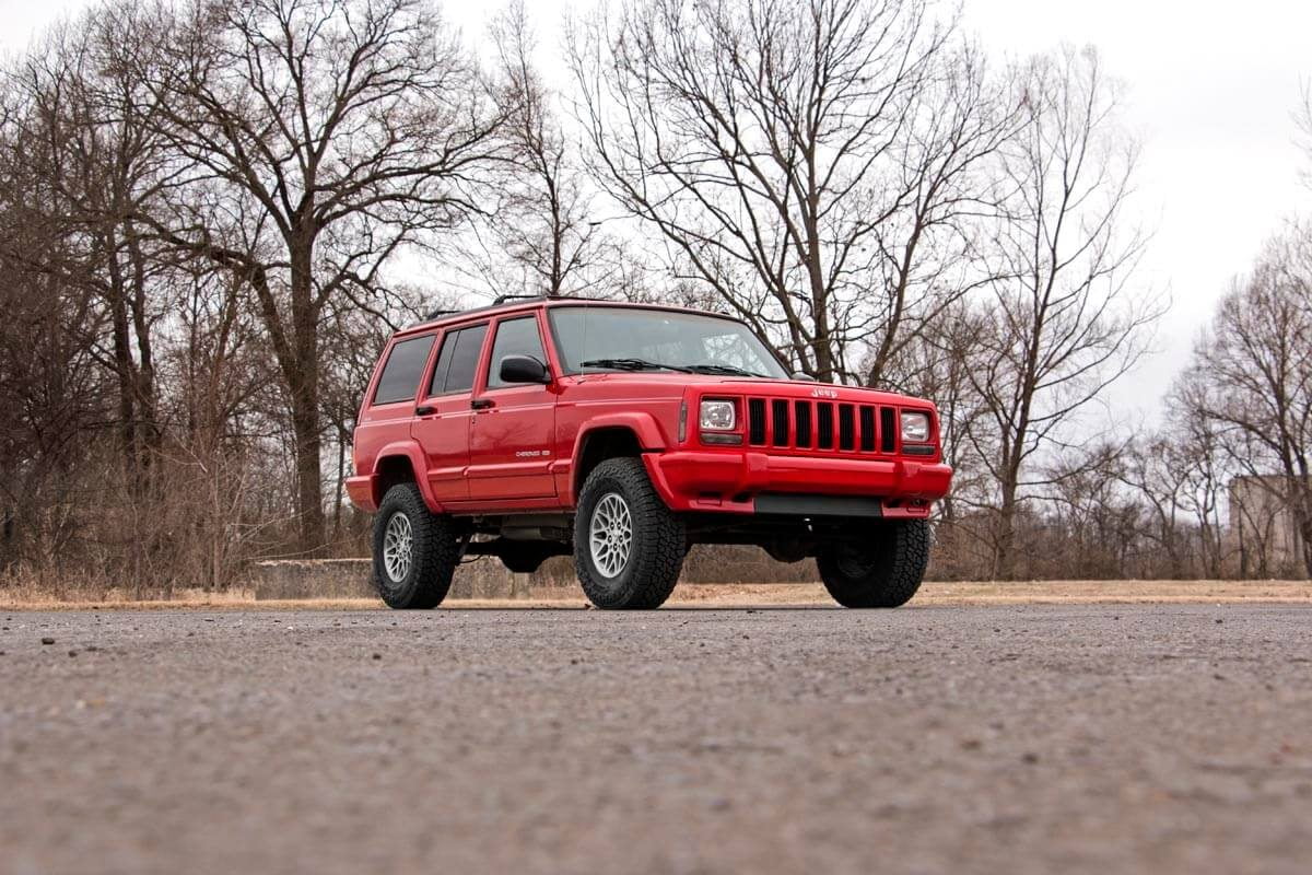 Rough Country 3" Lift Kit (fits) 1984-2001 Jeep Cherokee  |  Shocks | Add Leaf Series  Suspension | 670XN2