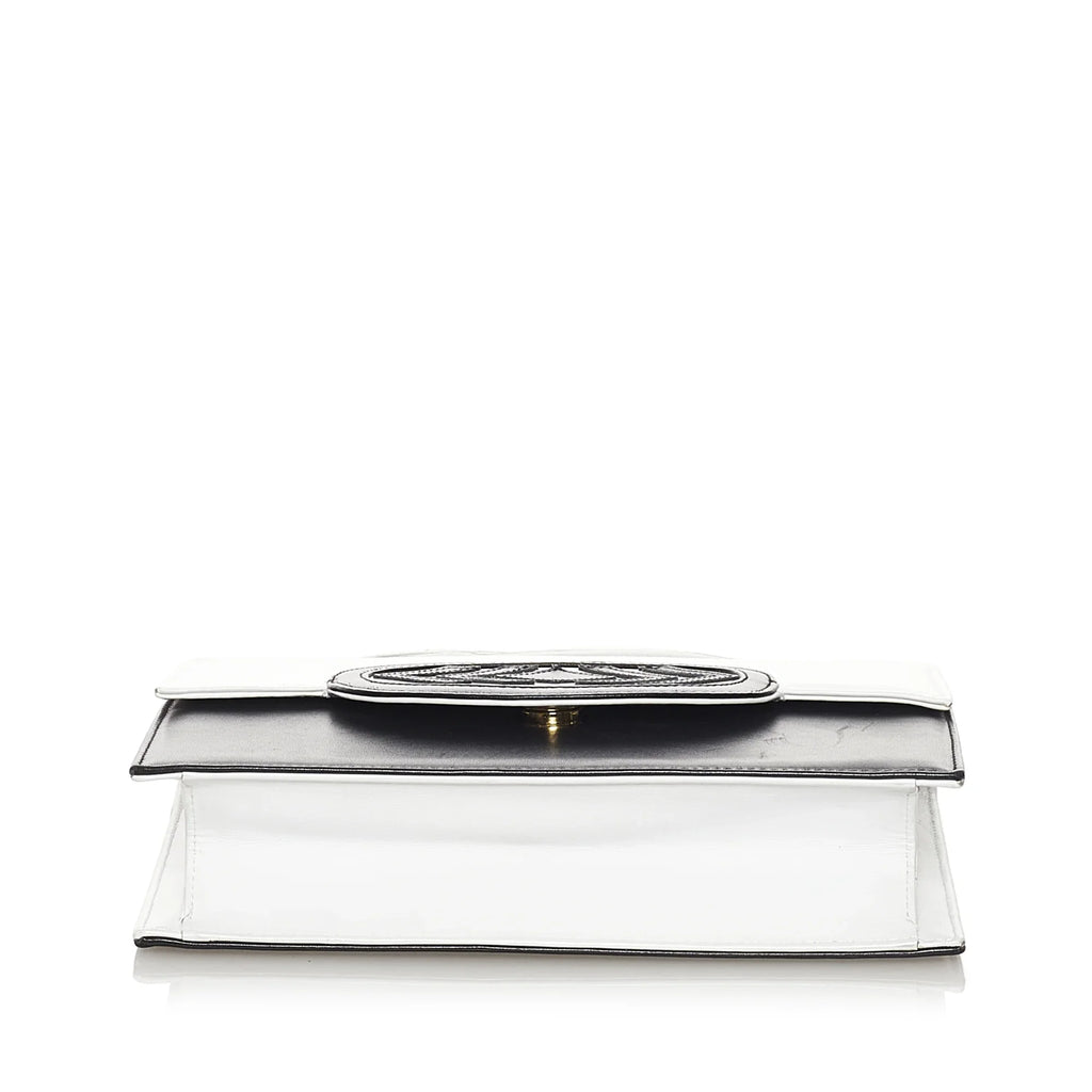Pre-Owned Authenticated Valentino Crossbody Bag Calf Leather White Women (Good)