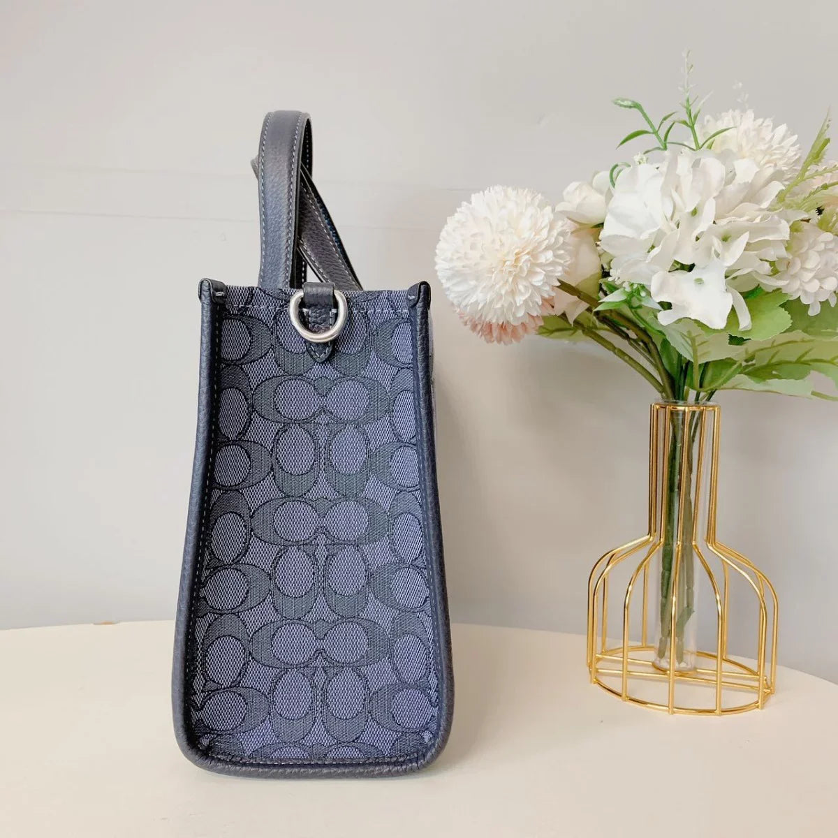 Dempsey Tote 22 In Signature Jacquard With Stripe And Coach Patch (Denim / Midnight Navy Multi)