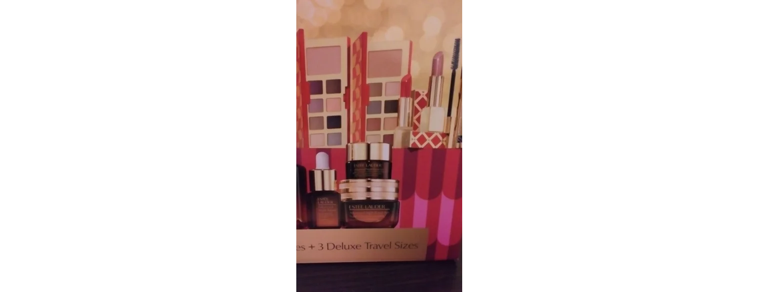 Estee Lauder   29 Beauty Essentials Includes 9 Full-Size Favorites