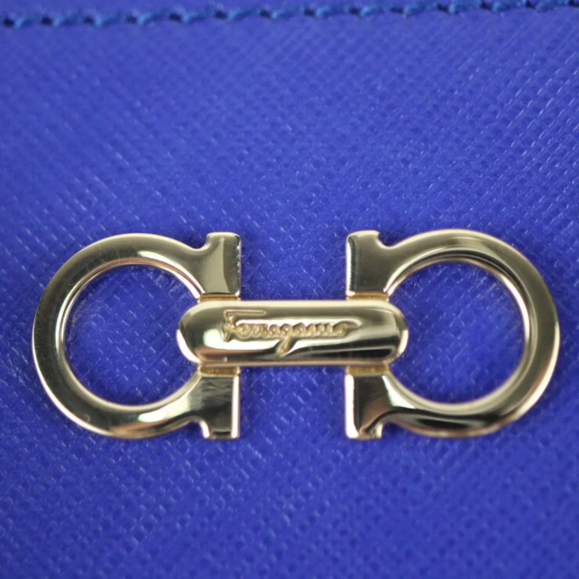 Pre-Owned Salvatore Ferragamo Gancini handbag 21E428 leather blue 2WAY gold hardware (Good)
