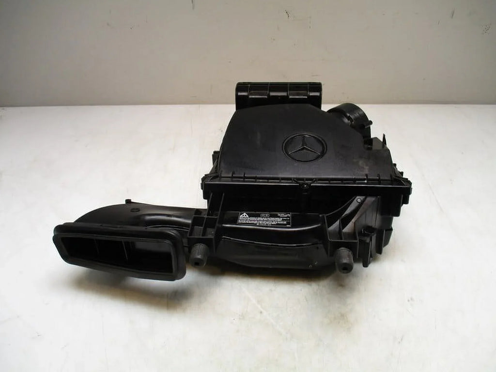 Pre-Owned 2023 Mercedes Sprinter Air Intake Box Cleaner  (Good)