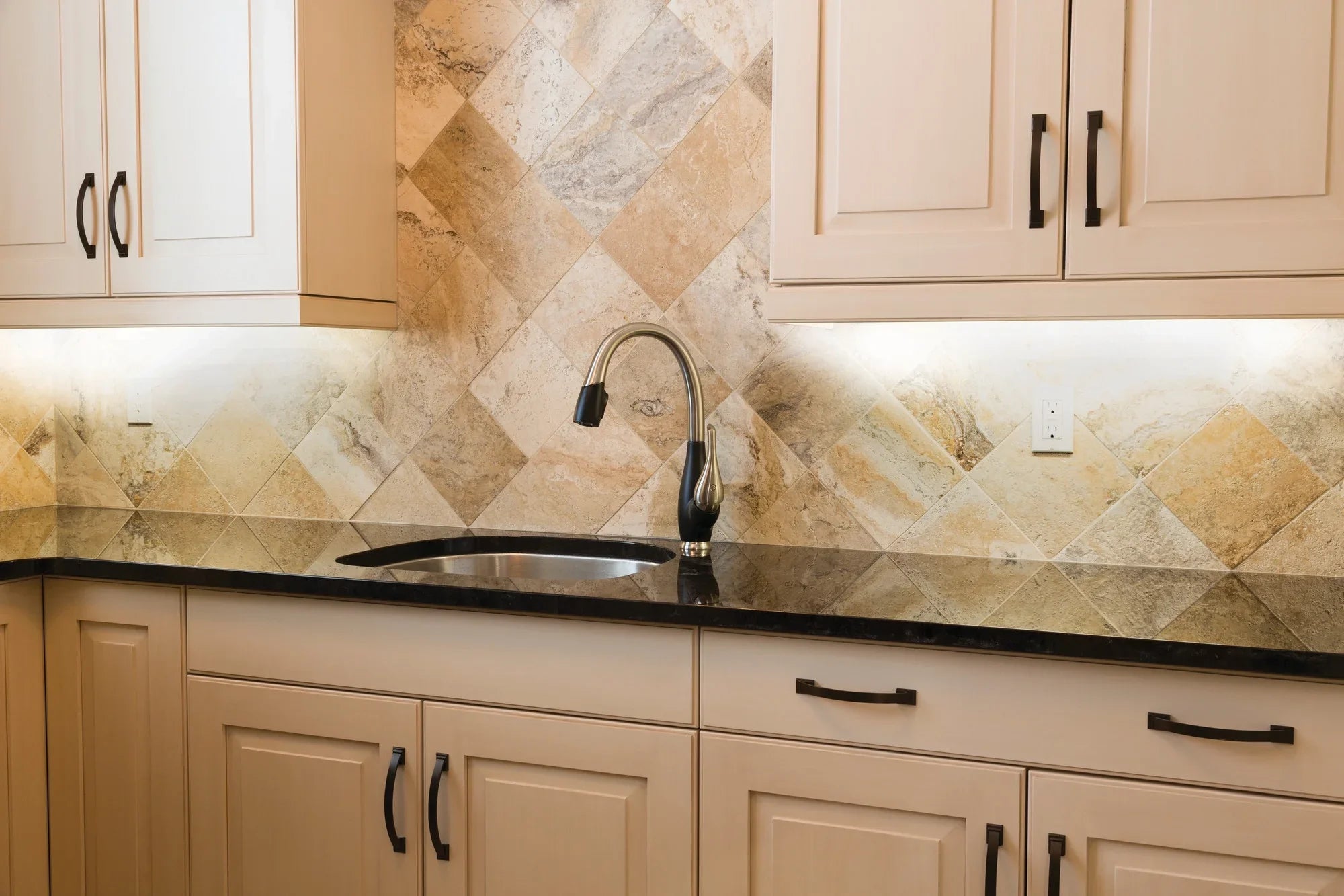 Juno Lighting Uces 24In Sww6 90Cri  Contractor Select Uces Switchable Cct 24" Integrated