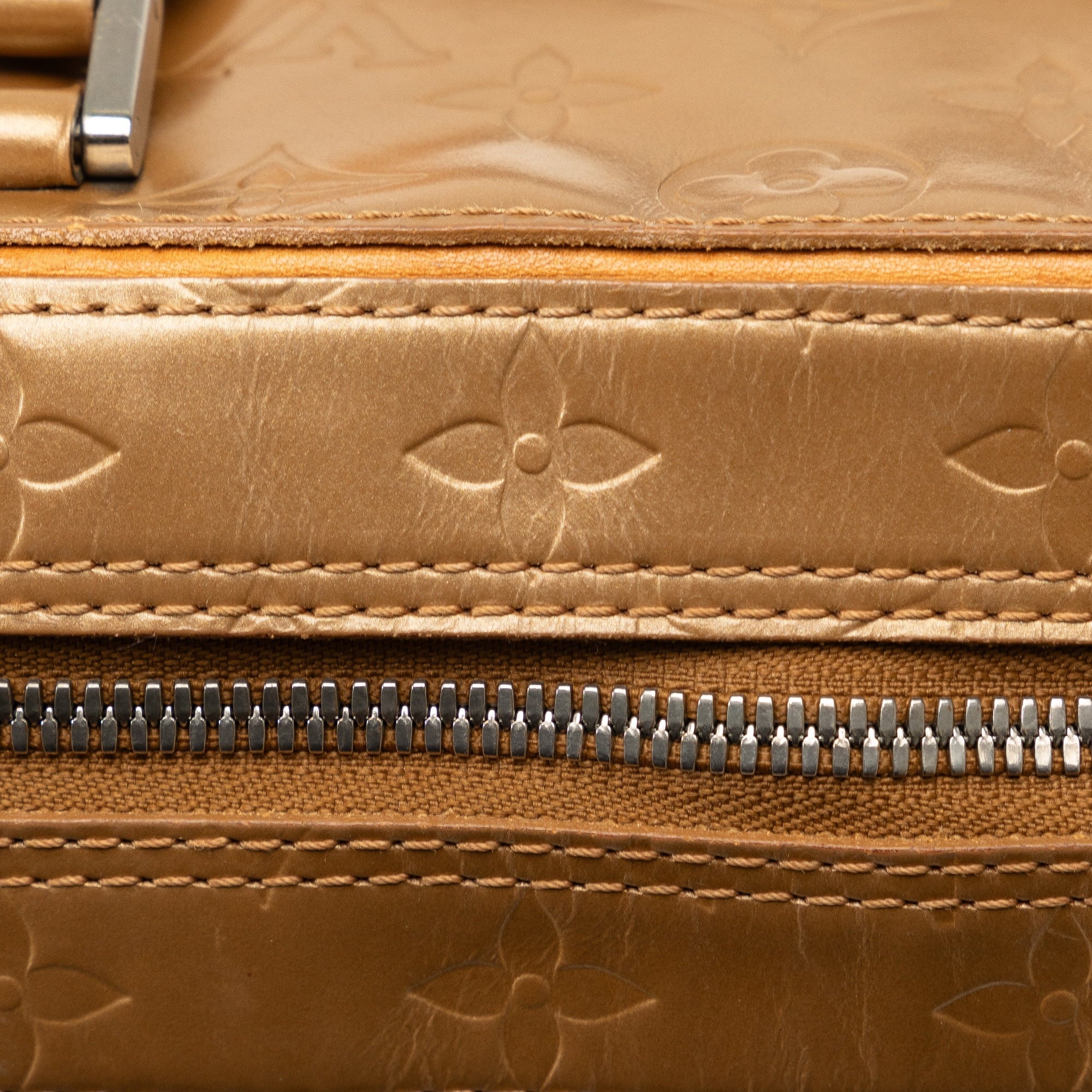 Pre-Owned Authenticated Louis Vuitton Monogram Mat Shelton Calf Leather Brown Handbag Top HandleBag Unisex (Good)