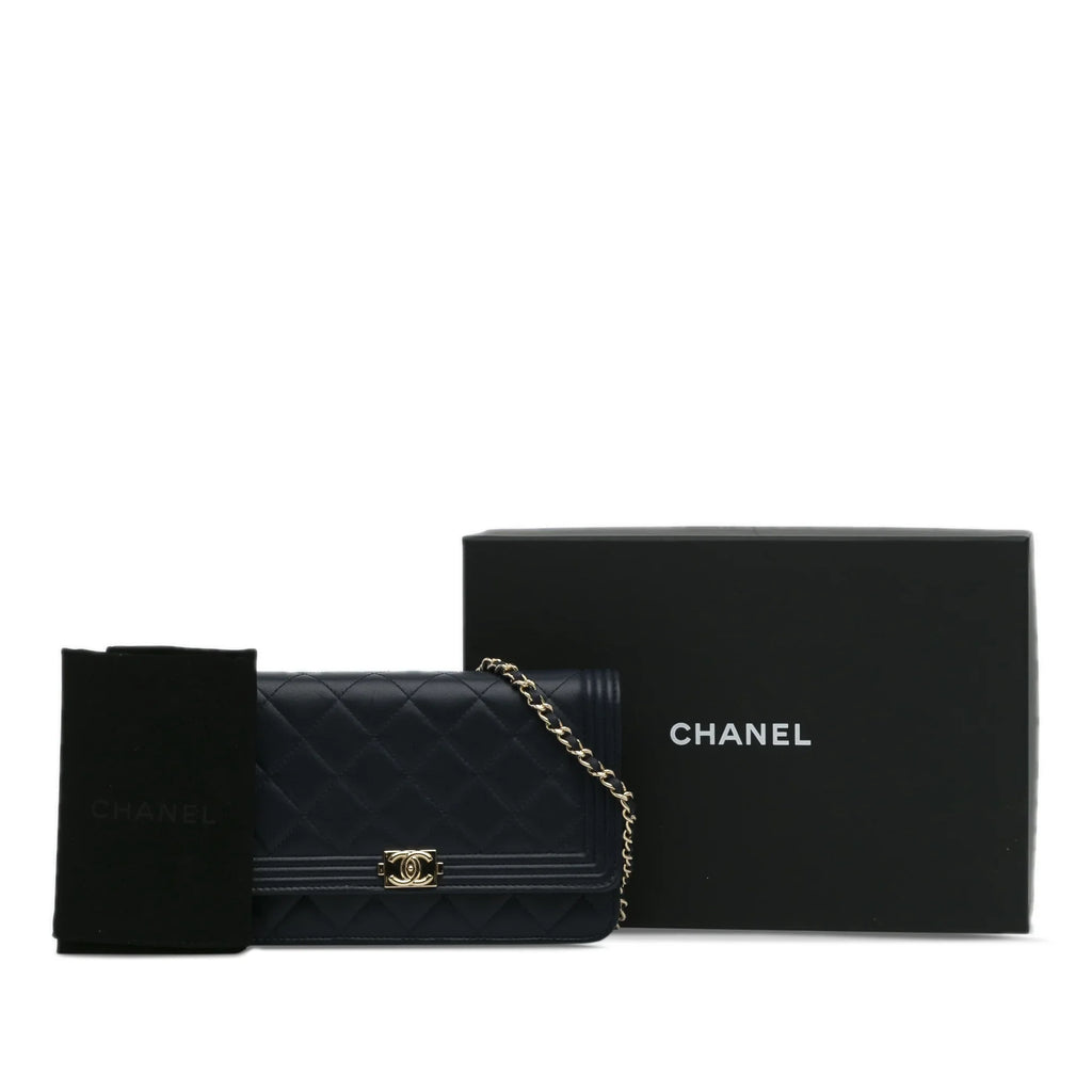 Pre-Owned Authenticated Chanel Boy Wallet On Chain Lambskin Leather Blue Crossbody Bag Unisex (Good)